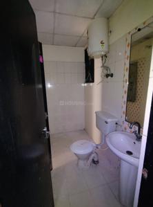 Bathroom Image of 1060 Sq.ft 2 BHK Apartment / Flat for rent in Gaurs Gaur Ganga, Vaishali Ghaziabad for Rs. 26000