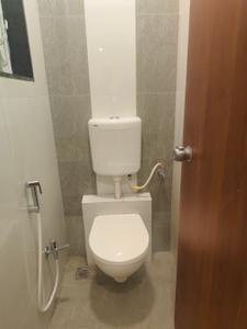 Bathroom Image of 395 Sq.ft 1 BHK Apartment / Flat for sale in Chembur Mumbai for Rs. 11500000