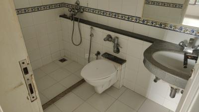 Image of 1100 Sq.ft 2 BHK Apartment / Flat for rent in Ahuja Chardham Apartment, Bandra West, Mumbai for Rs. 169000