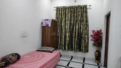 Bedroom Image of 2700 Sq.ft 3 BHK Independent House for rent in Begpur Aligarh for Rs. 14000