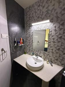 Bathroom Image of 900 Sq.ft 2 BHK Apartment / Flat for rent in Kumar Kruti, Kalyani Nagar Pune for Rs. 50000