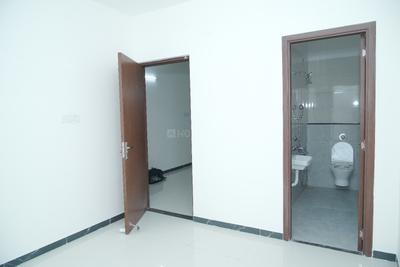 Bedroom Image of 954 Sq.ft 2 BHK Apartment / Flat for rent in MP Golden Heights, Kovur Chennai for Rs. 25000