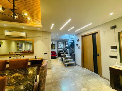 Hall Image of 2700 Sq.ft 4 BHK Builder Floor for sale in DLF Phase 2 Gurgaon for Rs. 40000000