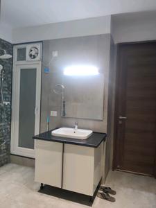 Common Bathroom Image of 2385 Sq.ft 4 BHK Apartment / Flat for sale in Wave Veridia, Wave City Ghaziabad for Rs. 28500000