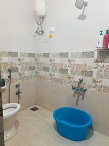 Bathroom Image of 1550 Sq.ft 3 BHK Apartment / Flat for rent in Vadsar Vadodara for Rs. 25000