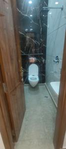 Bathroom Image of 900 Sq.ft 2 BHK Independent House for rent in Ashok Nagar New Delhi for Rs. 38000