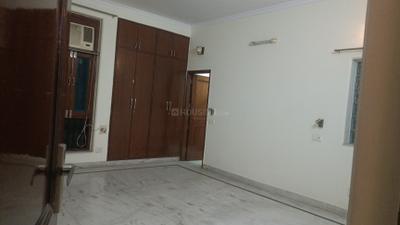 Bedroom Image of 2122 Sq.ft 4 BHK Independent House for rent in Sector 50 Noida for Rs. 50000