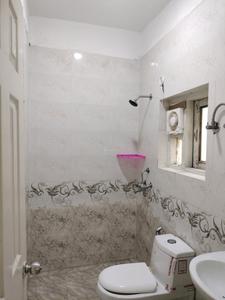 Common Bathroom Image of 2250 Sq.ft 3 BHK Builder Floor for rent in TDI The Grand Retreat, Sector 88 Faridabad for Rs. 22000