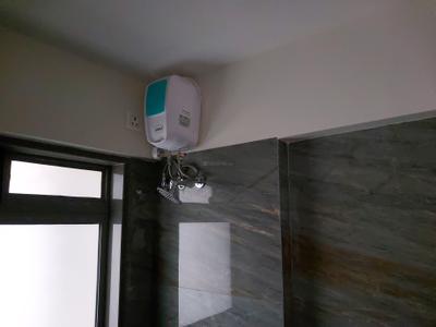 Bathroom Image of 550 Sq.ft 1 BHK Apartment / Flat for rent in Veena Synergy, Andheri East Mumbai for Rs. 65000