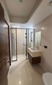 Bathroom Image of 2415 Sq.ft 3 BHK Apartment / Flat for sale in Central Park Flower Valley, Sector 33 Sohna for Rs. 23400000