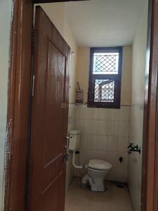 Bathroom Image of 1800 Sq.ft 2 BHK Builder Floor for rent in Sector 41 Noida for Rs. 32000