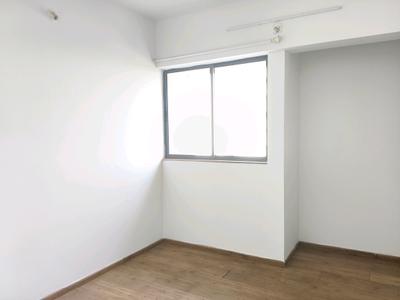 Bedroom Image of 909 Sq.ft 2 BHK Apartment / Flat for sale in Lodha Lakeshore Greens by Lodha Group, Palava Phase 2 Thane for Rs. 4800000