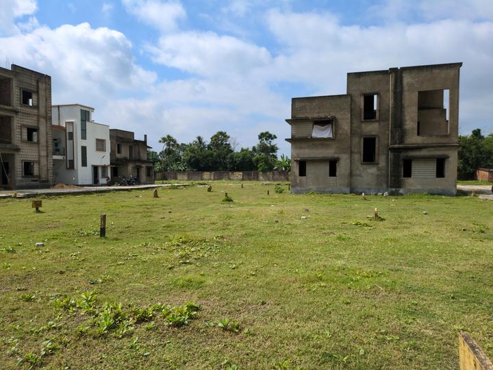 NEWTOWN Main Image 1