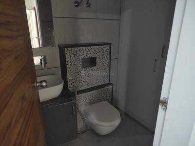 Bathroom Image of 1700 Sq.ft 3 BHK Apartment / Flat for rent in Shreenath Heights, Sama Savli Vadodara for Rs. 25000