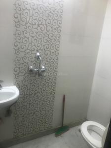 Bathroom Image of 499 Sq.ft 1 BHK Builder Floor for rent in Karol Bagh New Delhi for Rs. 19092