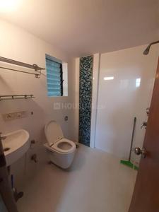 Bathroom Image of 610 Sq.ft 1 BHK Apartment / Flat for rent in Daulat Shirin, Cuffe Parade Mumbai for Rs. 95000