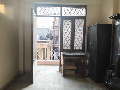 Bedroom Image of 1250 Sq.ft 3 BHK Builder Floor for rent in Arjun Nagar New Delhi for Rs. 40000