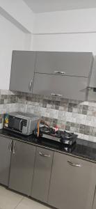 Kitchen Image of 1200 Sq.ft 2 BHK Apartment / Flat for rent in SBP City Of Dreams 2, Preet Colony Zirakpur for Rs. 28000