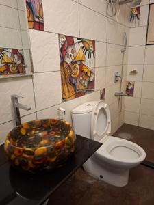 Bathroom Image of 2000 Sq.ft 3 BHK Apartment / Flat for rent in Banjara Hills Hyderabad for Rs. 65000