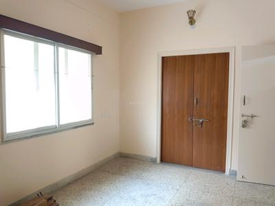Bedroom Image of 1390 Sq.ft 4 BHK Apartment / Flat for rent in Santoshpur Kolkata for Rs. 30000