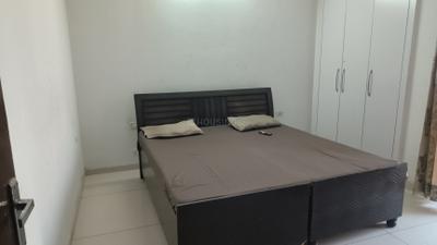 Bedroom Image of 1350 Sq.ft 3 BHK Apartment / Flat for rent in Motiaz Royal Citi, Gazipur Zirakpur for Rs. 30000