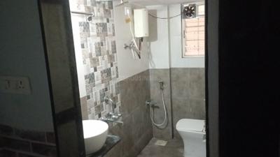 Bathroom Image of 600 Sq.ft 1 BHK Builder Floor for rent in Lohegaon Pune for Rs. 9500