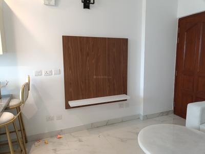 Bedroom Image of 613 Sq.ft 1 RK Apartment / Flat for rent in Purvanchal Royal City Phase 2, Chi V Greater Noida for Rs. 28000