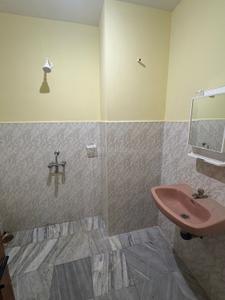 Bathroom Image of 800 Sq.ft 2 BHK Independent House for rent in Puliakulam Coimbatore for Rs. 40000