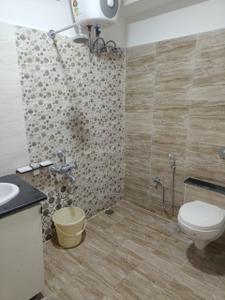 Bathroom Image of 1900 Sq.ft 3 BHK Apartment / Flat for rent in Benson Town Bengaluru for Rs. 80000