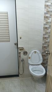 Bathroom Image of 850 Sq.ft 2 BHK Apartment / Flat for sale in Malad West Mumbai for Rs. 16500000
