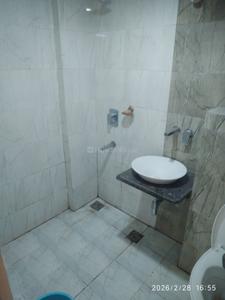 Bathroom Image of 3000 Sq.ft 6 BHK Independent House for sale in UPAVP Vrindavan Yojna, Roberts Lines Lucknow for Rs. 26000000