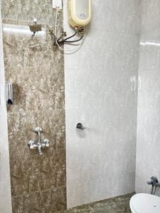 Bathroom Image of 905 Sq.ft 2 BHK Apartment / Flat for rent in SK Om Paradise B And C Wing, Vikas Nagar Pune for Rs. 25000