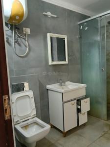 Bathroom Image of 1500 Sq.ft 3 BHK Apartment / Flat for rent in Rajpur Khurd Extension New Delhi for Rs. 33000