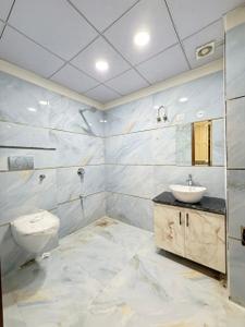 Bathroom Image of 999 Sq.ft 4 BHK Villa for sale in Gandhi Path West Jaipur for Rs. 16500000