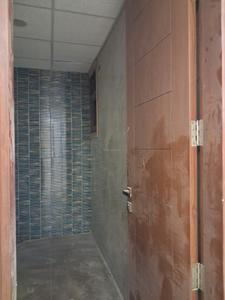 Common Bathroom Image of 1600 Sq.ft 3 BHK Apartment / Flat for sale in Sector 104 Noida for Rs. 7800000