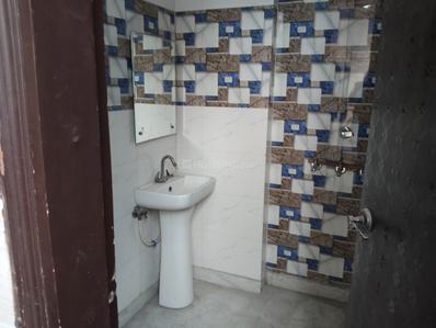 Image of 850 Sq.ft 2 BHK Builder Floor for rent in Preet Vihar, New Delhi for Rs. 21000