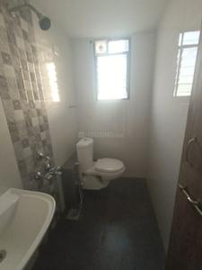 Bathroom Image of 900 Sq.ft 2 BHK Apartment / Flat for rent in Rajendra Nagar Kolhapur for Rs. 18000