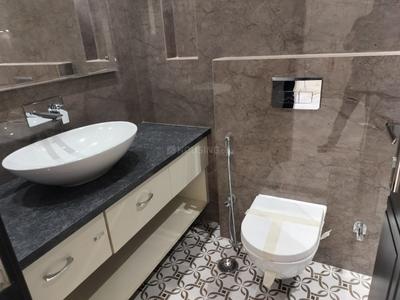 Bathroom Image of 900 Sq.ft 2 BHK Independent House for rent in Subhash Nagar New Delhi for Rs. 41000