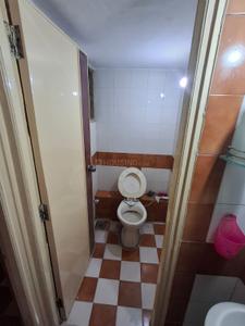 Bathroom Image of 900 Sq.ft 2 BHK Apartment / Flat for rent in Alkapuri Vadodara for Rs. 20000
