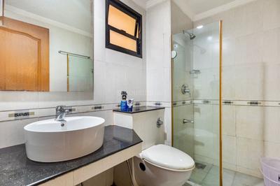 Bathroom Image of 1300 Sq.ft 2 BHK Duplex for sale in Arpora Goa for Rs. 14500000