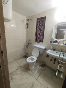Bathroom Image of 950 Sq.ft 2 BHK Apartment / Flat for rent in Kendriya Vihar, Sector 51 Noida for Rs. 30000