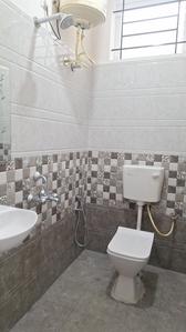 Bathroom Image of 610 Sq.ft 1 BHK Builder Floor for rent in Arakere Bengaluru for Rs. 16000