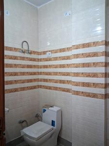Common Bathroom Image of 600 Sq.ft 2 BHK Builder Floor for rent in Uttam Nagar New Delhi for Rs. 20000