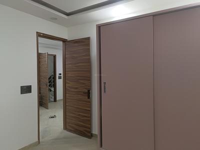Bedroom Image of 700 Sq.ft 2 BHK Builder Floor for sale in Pitampura New Delhi for Rs. 7500000