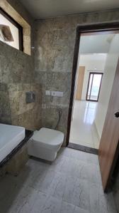 Bathroom Image of 1700 Sq.ft 3 BHK Apartment / Flat for rent in Rishita Manhattan, Gomti Nagar Extension Lucknow for Rs. 45000