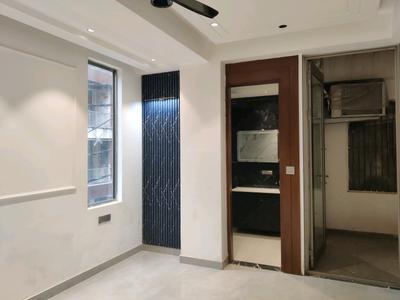 Bedroom Image of 2200 Sq.ft 4 BHK Builder Floor for sale in Kaushambi Ghaziabad for Rs. 28500000