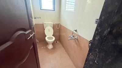 Bathroom Image of 650 Sq.ft 1 BHK Apartment / Flat for rent in Old Sangvi Pune for Rs. 15000