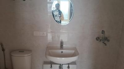 Bathroom Image of 749 Sq.ft 2.5 BHK Apartment / Flat for sale in Omaxe Aananda, Naini Allahabad for Rs. 6000000