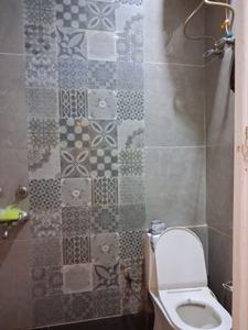 Common Bathroom Image of 500 Sq.ft 1 RK Builder Floor for rent in Patel Nagar New Delhi for Rs. 15000