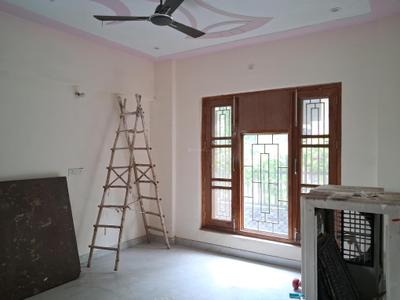 Bedroom Image of 2500 Sq.ft 4 BHK Builder Floor for rent in Sector 112 Noida for Rs. 50000
